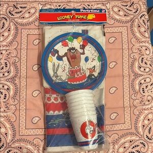Vintage Looney Tunes Warner Bros. Party Supplies Set